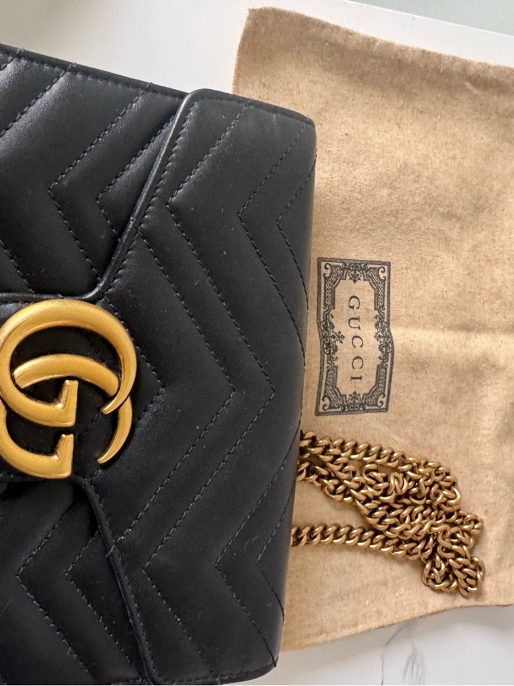 Gucci Black Chevron Matelassé Shoulder Bag with Gold Hardware - Picture 2 of 5